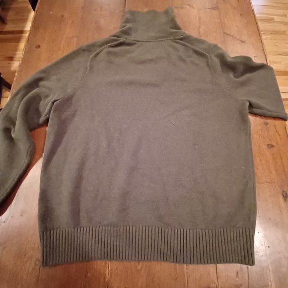 Tommy Hilfiger shawl-collar green sweater.  Tagged Large. - Picture 3 of 6